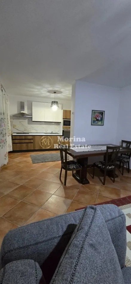Tirane, jepet me qera apartament duplex Dublex Kati 2, 140 m² 700 € (Qytet Studenti)