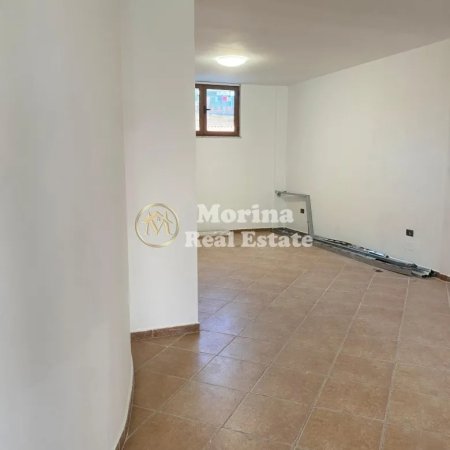 Tirane, jepet me qera ambjent biznesi Kati 1, 100 m² 600 € (Xhamlliku)