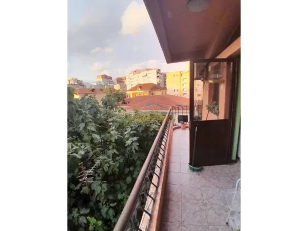 Tirane, Qera Vile 5-kateshe Kati 0, 287 m² (BRRYLI)