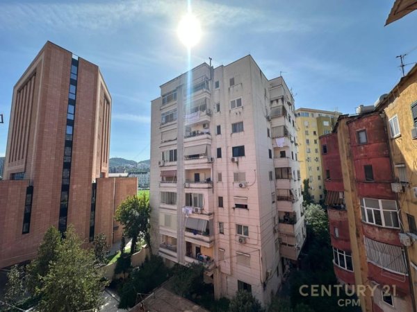 Tirane, jepet me qera apartament Kati 5, 93 m² 700 € (PRANE RRUGES SE KOSOVAREVE)