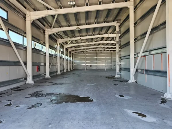 Tirane, jepet me qera ambjent biznesi , 1.200 m² 5.000 € 