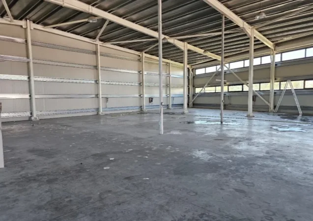 Tirane, jepet me qera ambjent biznesi , 1.200 m² 5.000 € 