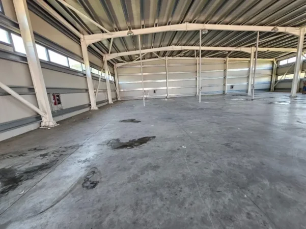 Tirane, jepet me qera ambjent biznesi , 1.200 m² 5.000 € 