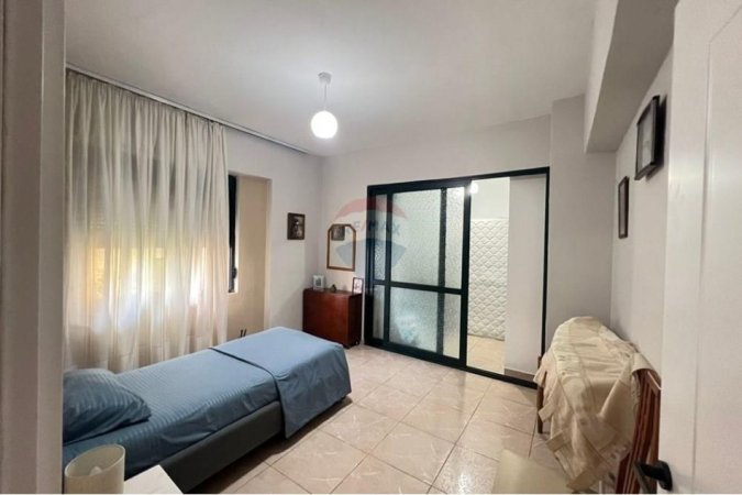 jepet me qera apartament 2+1+Ballkon   600€ (Kopshtit Zoologjik.)