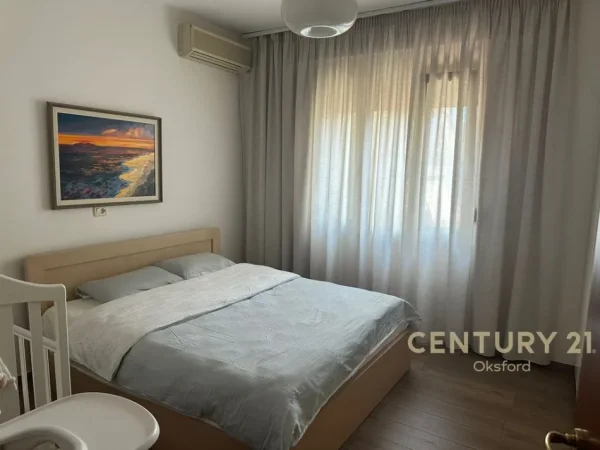 Tirane, jepet me qera apartament 2+1 Kati 4, 74 m² 800 € (Myslym Shyri)