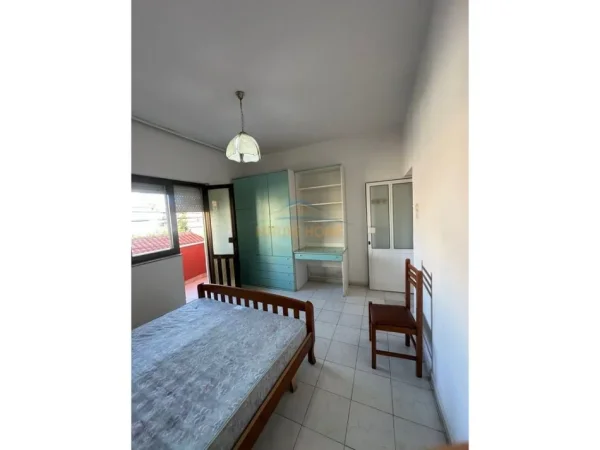 Tirane, jepet me qera apartament 2+1 Kati 2, 106 m² 460 € (Rruga Riza Cerova)