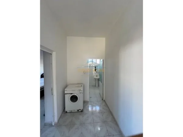 Tirane, jepet me qera apartament 2+1 Kati 2, 106 m² 460 € (Rruga Riza Cerova)