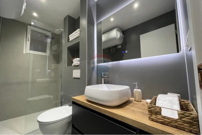 Tirane, jepet me qera apartament 1+1 , 55 m² 750 € (Rruga Bardhok Biba)