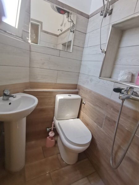 Tirane, jap me qera 1+1 Kati 2, 50 m² 370 € (Siri Kodra Rruga Gjon Mili)