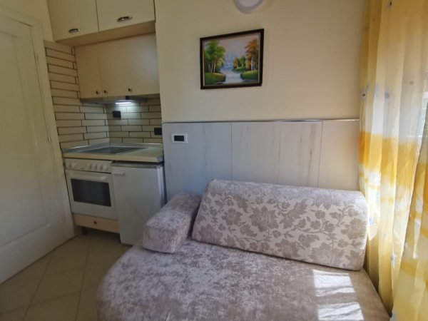 Tirane, jap me qera 1+1 Kati 2, 50 m² 370 € (Siri Kodra Rruga Gjon Mili)