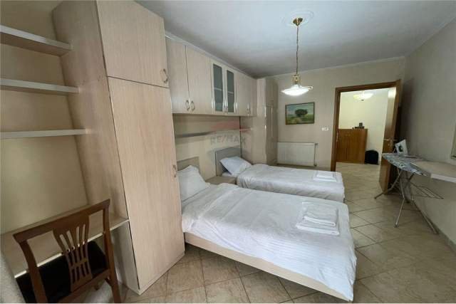 Tirane, jepet me qera apartament 2+1+A+BLK Kati 2, 103 m² 500 Euro (Rruga Vaso Pasha)