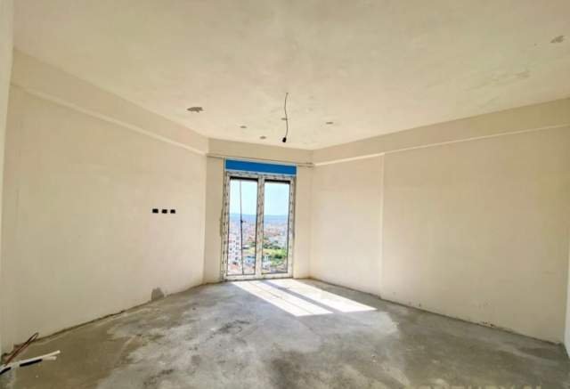 Tirane, shitet apartament 3+1 Kati 10, 145 m² 190.000 Euro (Bulevardi i Ri)