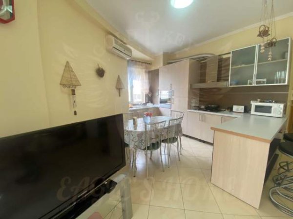 Shkembi Kavajes, shitet apartament 2+1+BLK Kati 4, 90 m²