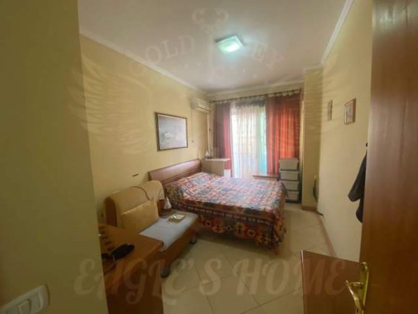 Shkembi Kavajes, shitet apartament 2+1+BLK Kati 4, 90 m²