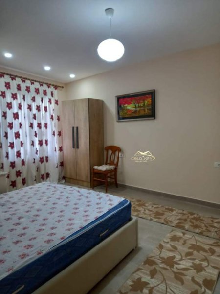 Durres, jepet me qera apartament Kati 5, 350 Euro (Muzeumi i Deshmoreve)
