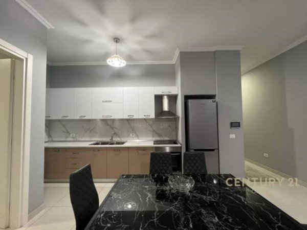 Tirane, jepet me qera apartament 2+1+BLK Kati 3, 113 m² 800 Euro (Kompleksi Delijorgji)