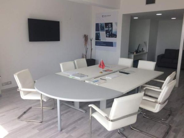 Tirane, jap me qera zyre Kati 10, 100 m² 1.300 Euro (Qender)