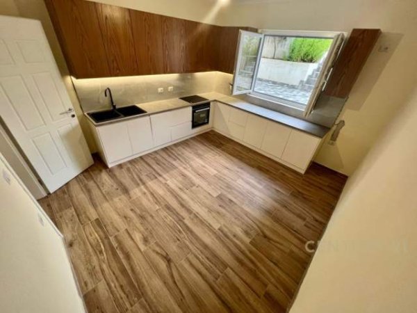 Lista e ofertave - Objekte ne shitje 3+1 Kati 2, 525 m² 1500 Euro