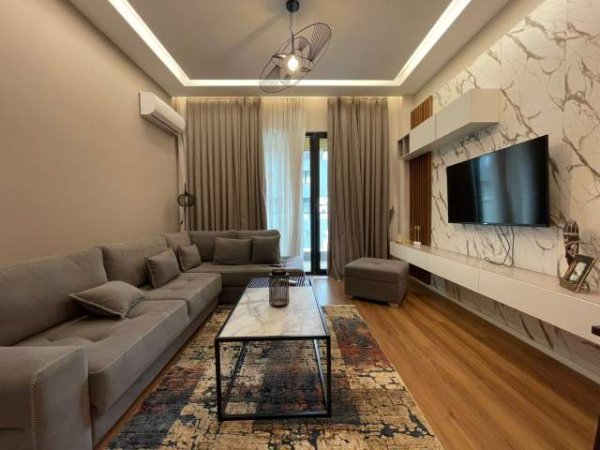 Tirane, jepet me qera apartament 1+1+BLK Kati 3, 79 m² 800 Euro (Rruga e Kavajes)