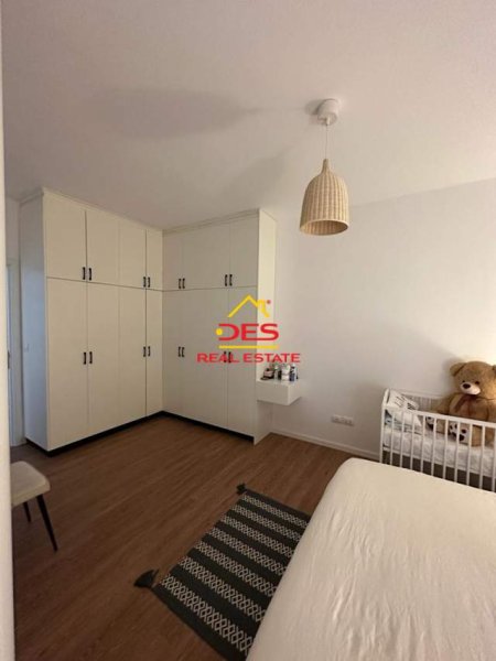 Vlore, jepet me qera apartament Kati 4, 80 m² 600 Euro (Rruga Murat Terbaci)