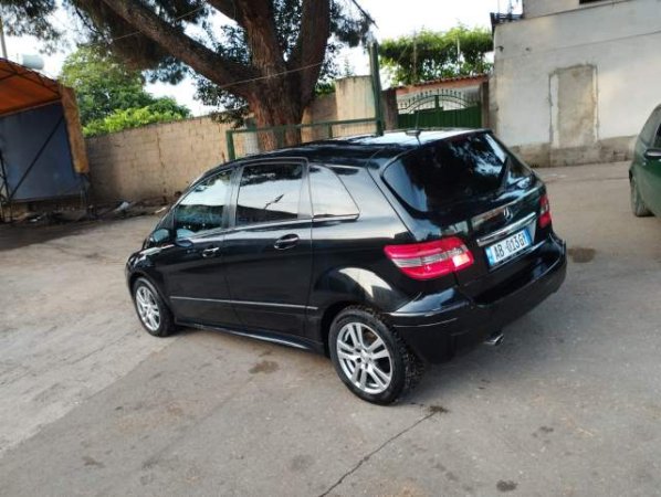 Shqiperi, shes makine Mercedes-Benz B class Viti 2006, 3.000 Euro