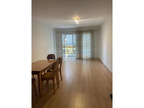 Tirane, jepet me qera apartament 1+1 Kati 1, 104 m² 320 Euro (Don Bosko)