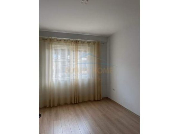 Tirane, jap me qera apartament 1+1 Kati 1, 72 m² 400 Euro (Dritan Hoxha)