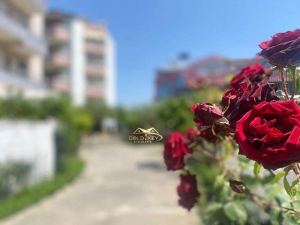 Durres, jepet me qera Vile 5+1 Kati 4, 235 m² 2.300 Euro (Plazh)
