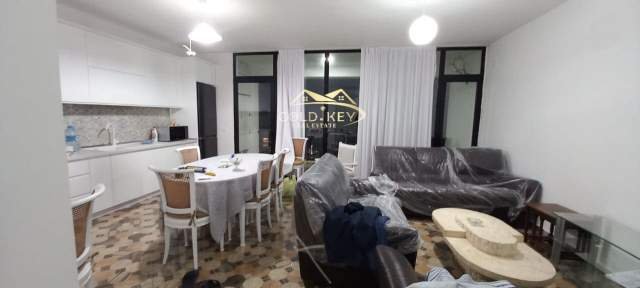 Durres, jepet me qera apartament 2+1+BLK Kati 3, 115 m² 900 Euro (Vila Zogut)