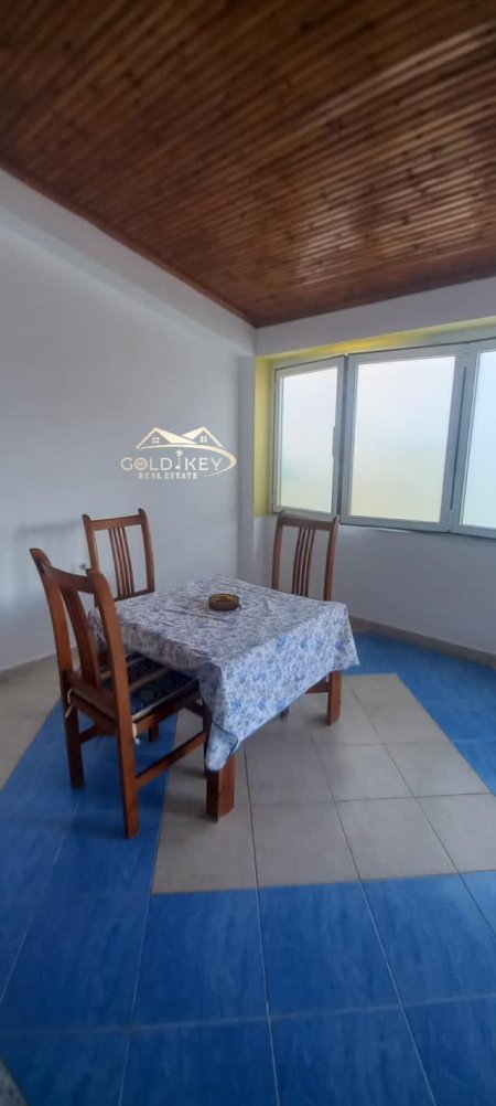 Durres, jepet me qera apartament 1+1+BLK Kati 2, 220 Euro (Stadiumi "Niko Dovana")