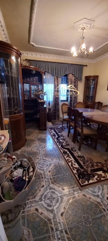 Durres, jepet me qera Vile 3 Katshe Kati 3, 1.000 Euro (Xhafzotaj)