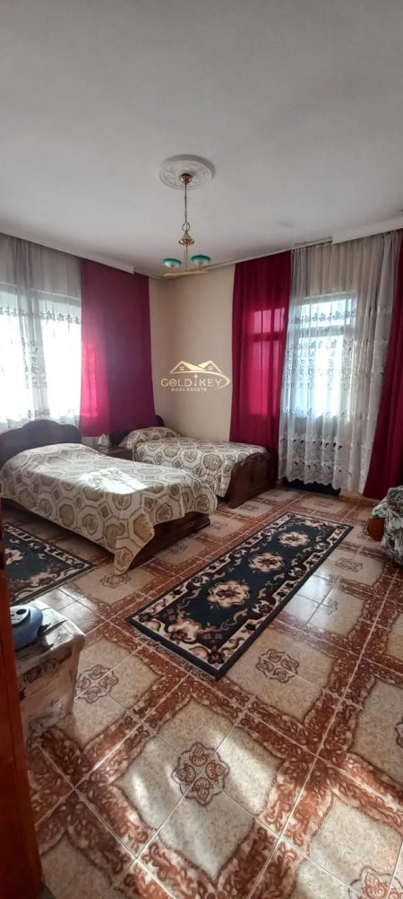 Durres, jepet me qera Vile 3 Katshe Kati 3, 1.000 Euro (Xhafzotaj)