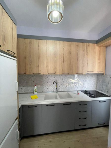 Durres, jepet me qera apartament 1+1+BLK Kati 2, 66 m² 250 Euro (Stadiumi "Niko Dovana")