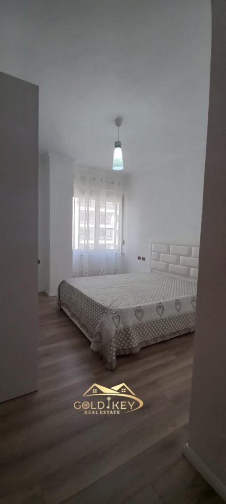 Durres, jepet me qera apartament 1+1+BLK Kati 3, 350 Euro (Rrota Kuqe,Plazh)
