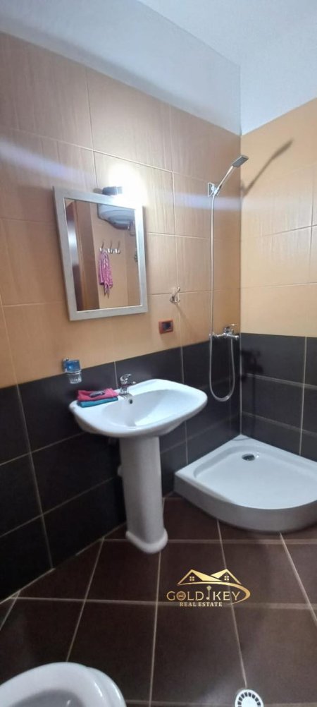 Durres, jepet me qera apartament 1+1+BLK Kati 3, 350 Euro (Rrota Kuqe,Plazh)
