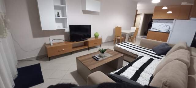 Durres, jap me qera apartament 2+1+BLK Kati 4, 95 m² 50 Euro (Prane Hotel Palace,Durres)