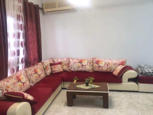 Tirane, ofert apartament Kati 8, 78 m² 300 Euro (Rruga Kastriotet)