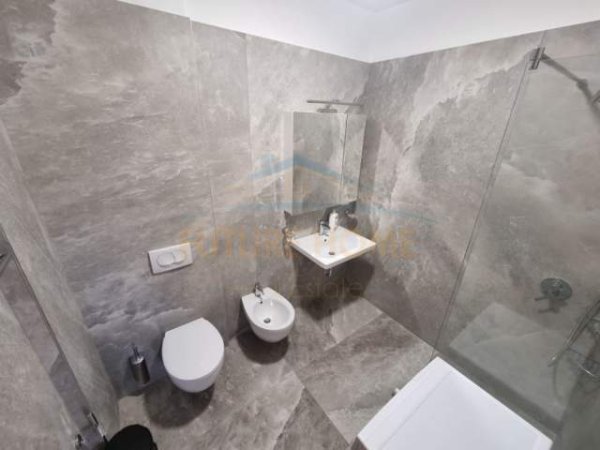 Tirane, jepet me qera apartament 2+1+BLK 105 m² 550 Euro