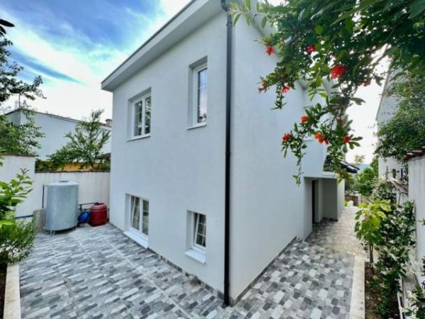Lista e ofertave - Objekte ne shitje 3+1 Kati 2, 525 m² 1500 Euro