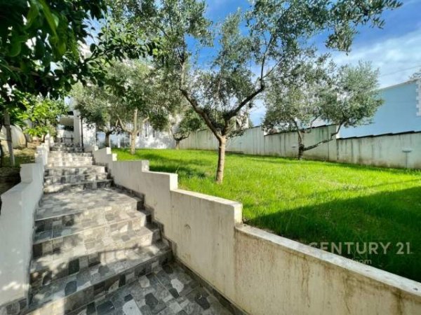 Lista e ofertave - Objekte ne shitje 3+1 Kati 2, 525 m² 1500 Euro