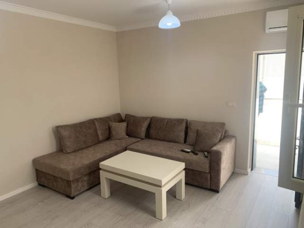 Tirane, jepet me qera apartament 1+1+A+BLK Kati 1, 80 m²