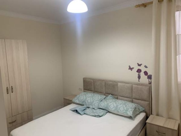 Tirane, jepet me qera apartament 1+1+A+BLK Kati 1, 80 m²