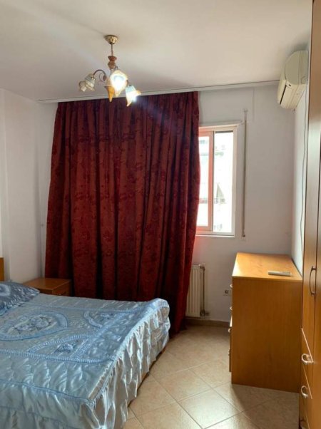 Tirane, jepet me qera apartament 1+1+BLK Kati 7, 75 m² 400 Euro (Kompleksi Kika 1)