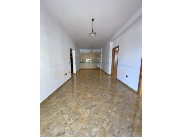 Tirane, jepet me qera apartament 2+1 Kati 5, 90 m² 550 Euro (RRUGA HIM KOLLI)