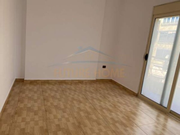 Tirane, jepet me qera apartament 2+1 Kati 5, 90 m² 550 Euro (RRUGA HIM KOLLI)