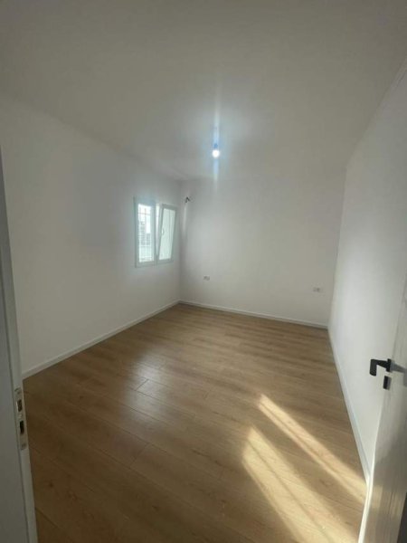 Tirane, shitet apartament 1+1+BLK Kati 3, 48 m² 88.000 Euro (21 Dhjetori)