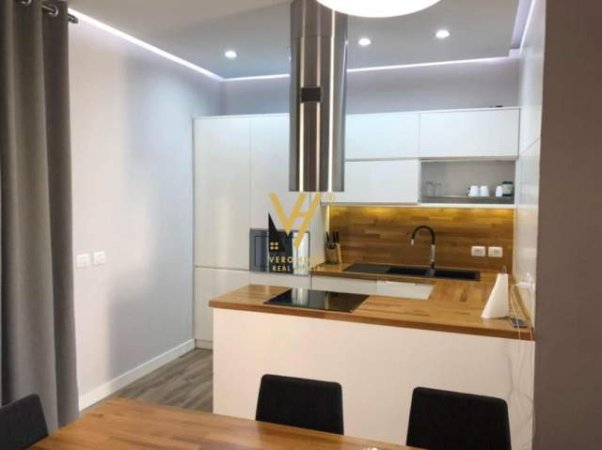 Tirane, shitet apartament 4+1+A+BLK Kati 3, 190 m² 315.000 Euro (kopshti botanik)