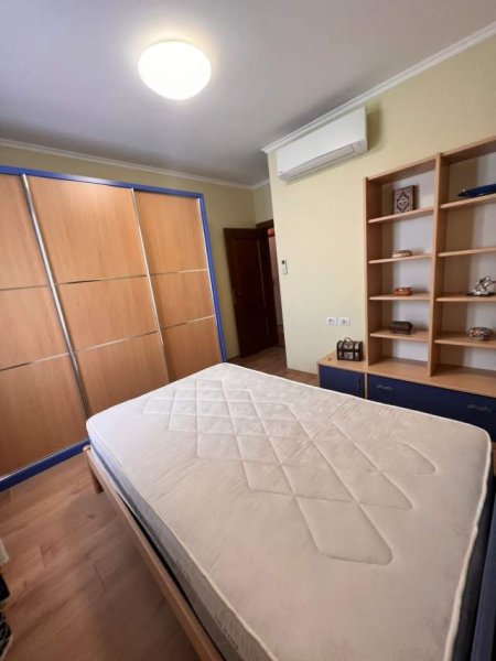 Tirane, shitet apartament 2+1+BLK Kati 2, 85 m² 145.000 Euro (Prane Shk. Partizani, Pazari I ri)