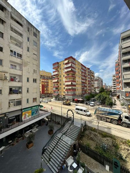 Tirane, shitet apartament 2+1+BLK Kati 3, 68 m² 74.000 Euro (Astir)