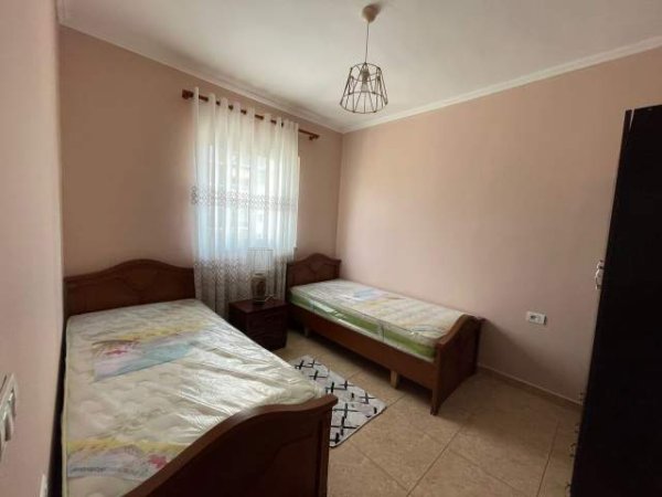 Tirane, jepet me qera apartament 2+1+BLK Kati 3, 100 m² 450 Euro (Fusha e aviacionit)